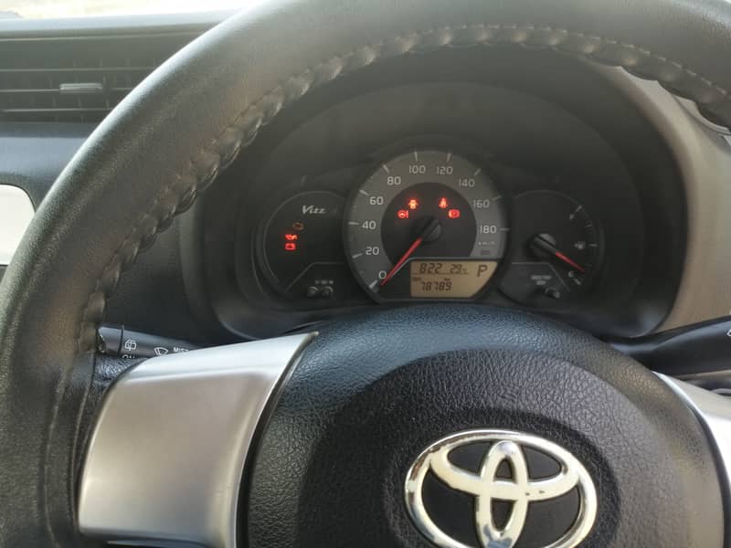 Toyota Vitz Model 2016 / Registerd 2019 9