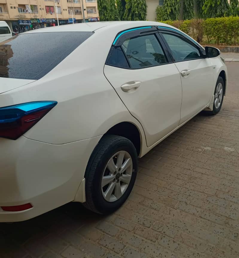 Toyota Corolla Gli Automatic Model 2016 3