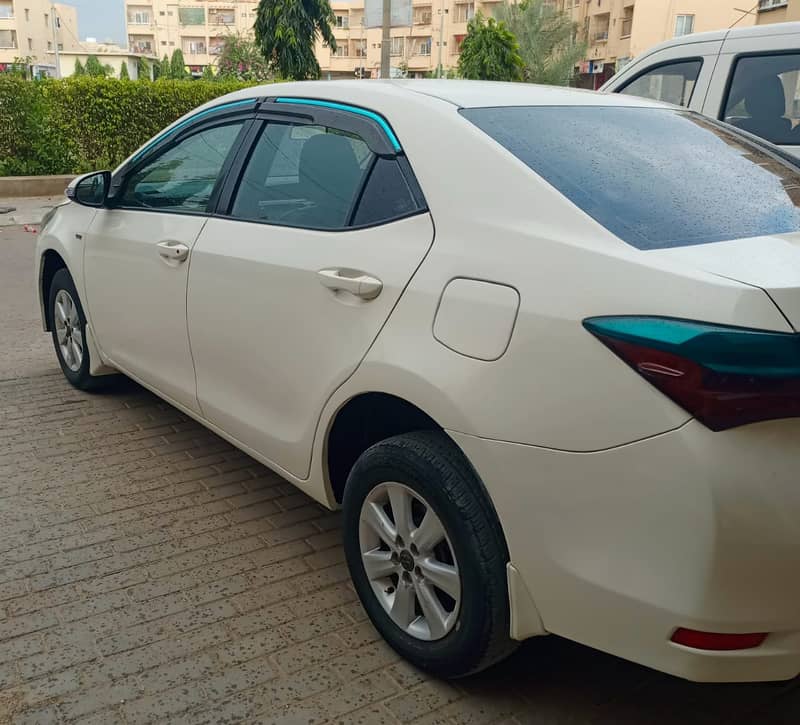 Toyota Corolla Gli Automatic Model 2016 4