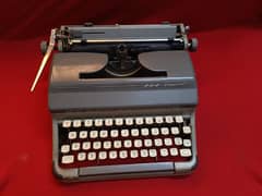 Typewriter. Gray Torpedo vintage Modil 1961