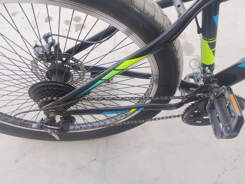 new cycle hai mota tyre hai 1