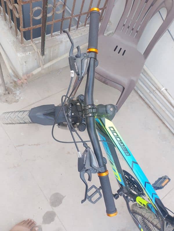 new cycle hai mota tyre hai 4