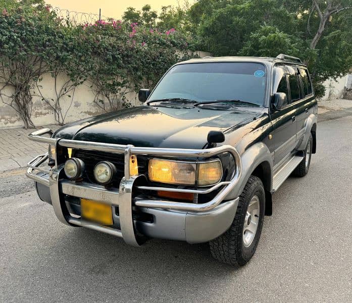 Toyota Land Cruiser 1990 / 2014 automatic 4.5 sunroof 1