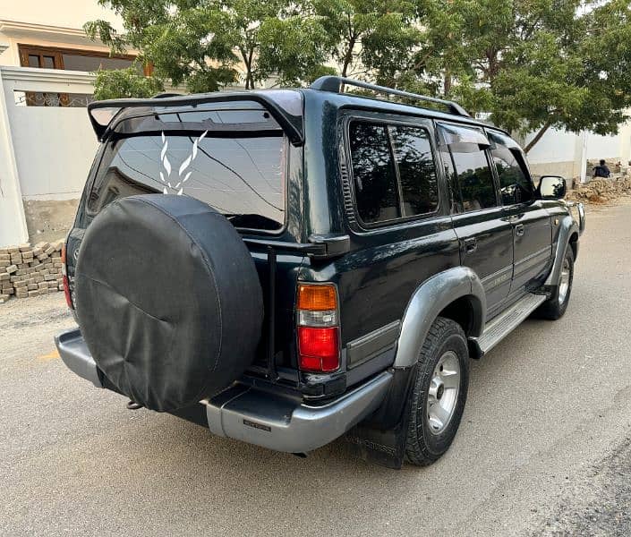 Toyota Land Cruiser 1990 / 2014 automatic 4.5 sunroof 2