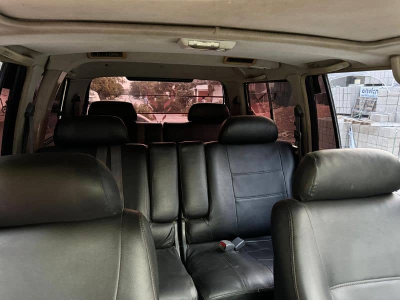 Toyota Land Cruiser 1990 / 2014 automatic 4.5 sunroof 7