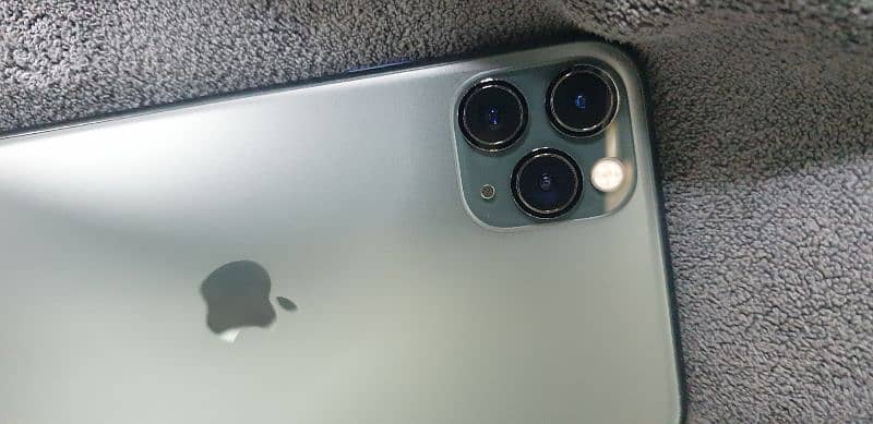 iPhone 11pro max . . . only watsapp nmber per 03215248965 5