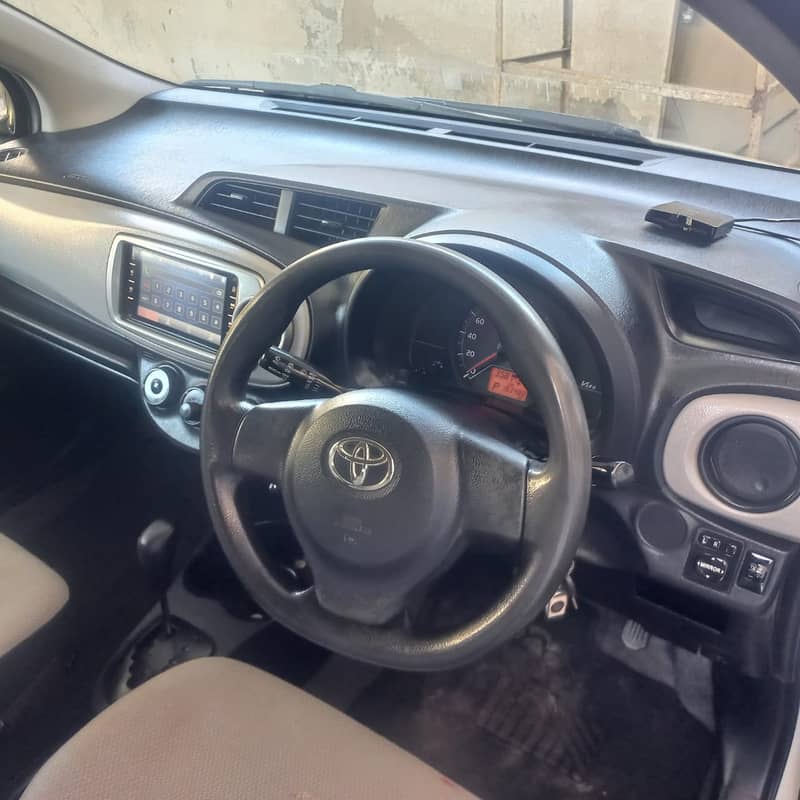 Toyota Vitz 2011/2015 7