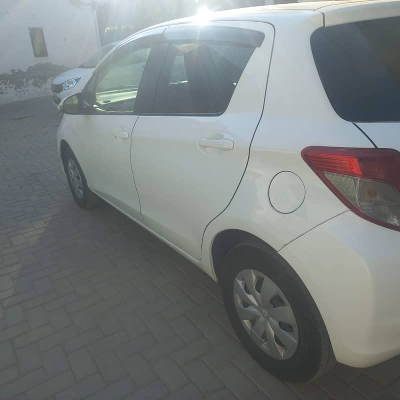 Toyota Vitz 2011/2015 11