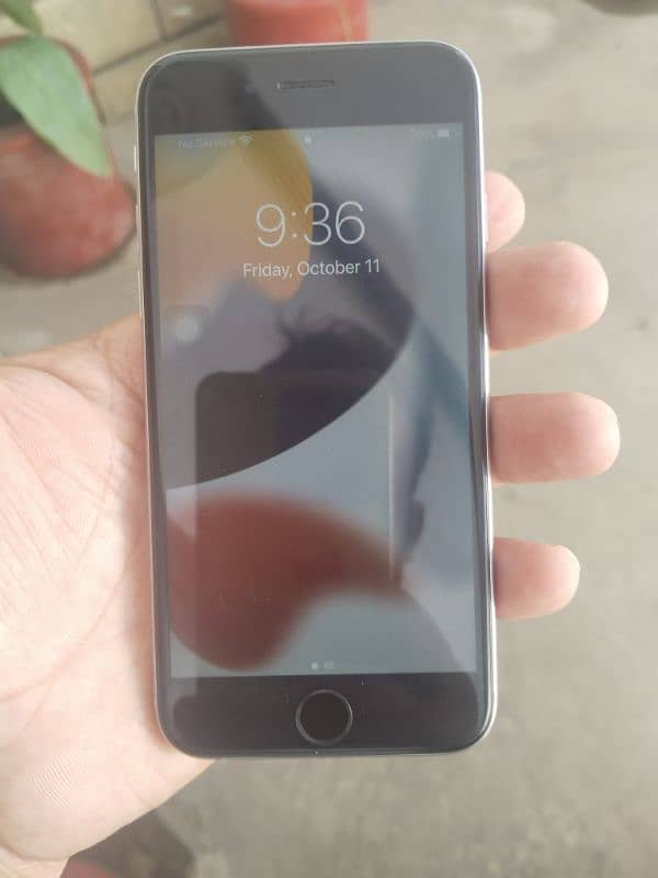 I phone 6s 32  condition 10by10 1