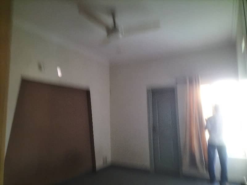 10 Marla Full Hot Location Available For Rent In Johr Town Near 6