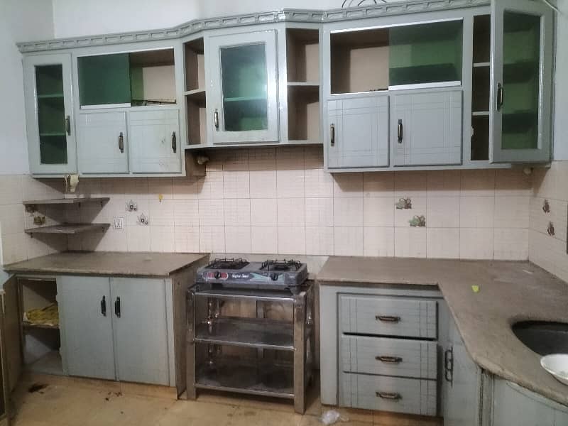 10 Marla Full Hot Location Available For Rent In Johr Town Near 9