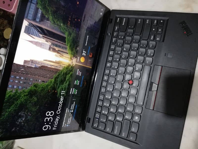 Lenovo X1 carbon core i7 8th generation in Brand new condition 3