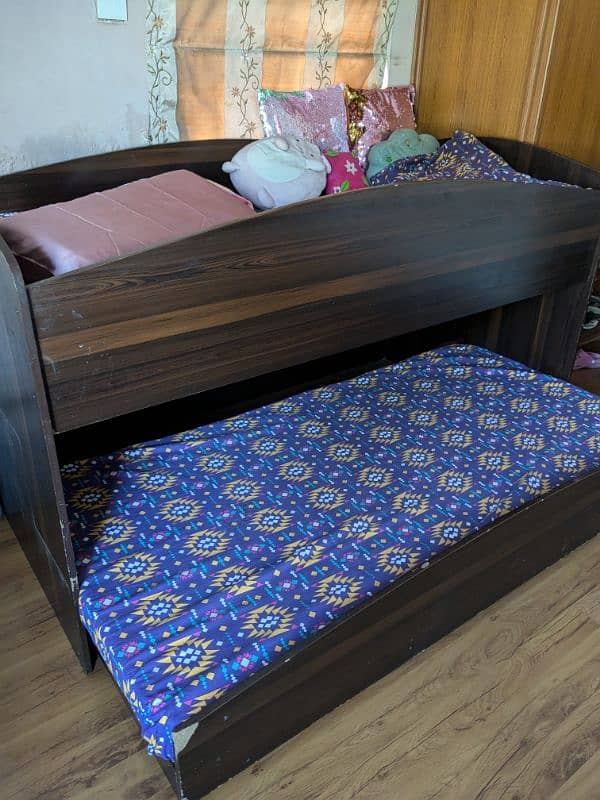 Kids bunk bed with drawers in good condition 2