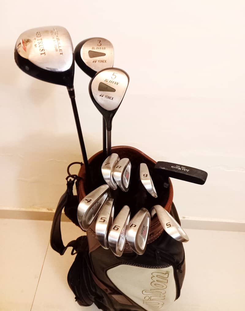 Golf Set. Complete Kit, clubs, sticks, bag, putter, Driver, woods 1