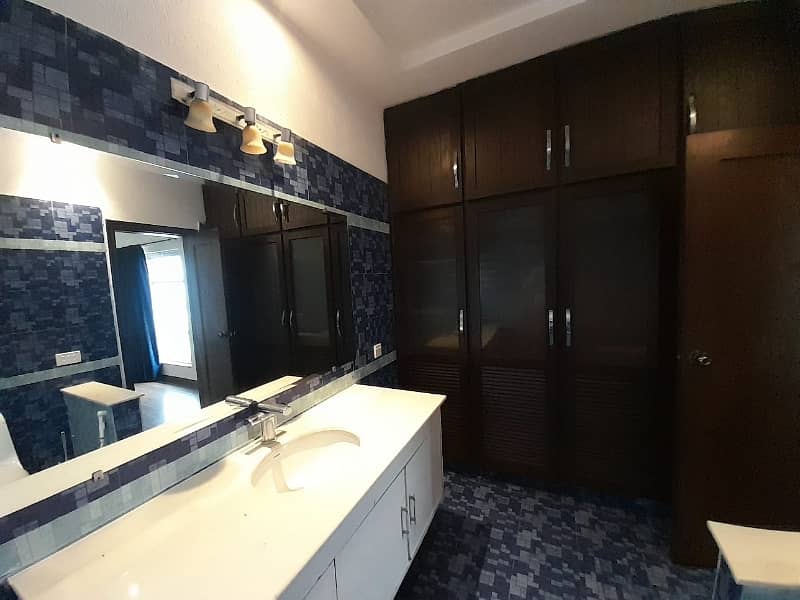 1 kanal upar portion available for rent in DHA 10