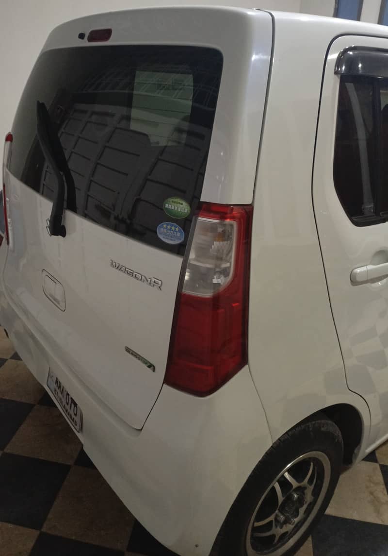 Suzuki Wagon R 2014 5