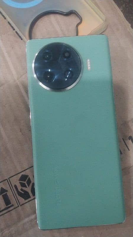 Tecno spark 20 pro plus green coler h new phone h 1