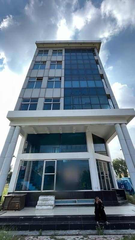 4 MARLA CORNER BUILDING AVAILABLE FOR RENT IN PHASE 8 0