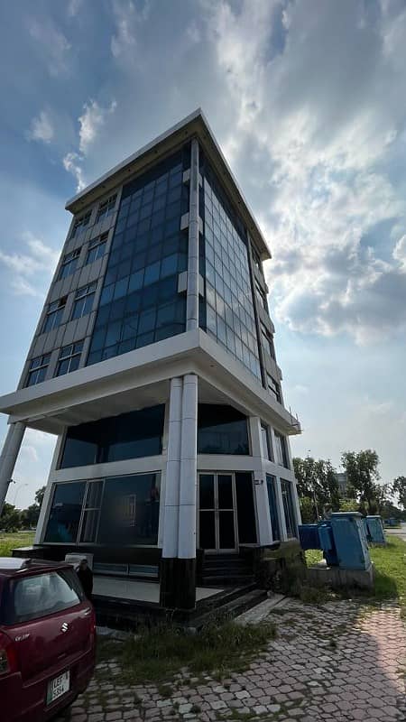 4 MARLA CORNER BUILDING AVAILABLE FOR RENT IN PHASE 8 1