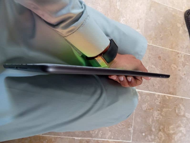 Ipad 9 gen screen broken 1