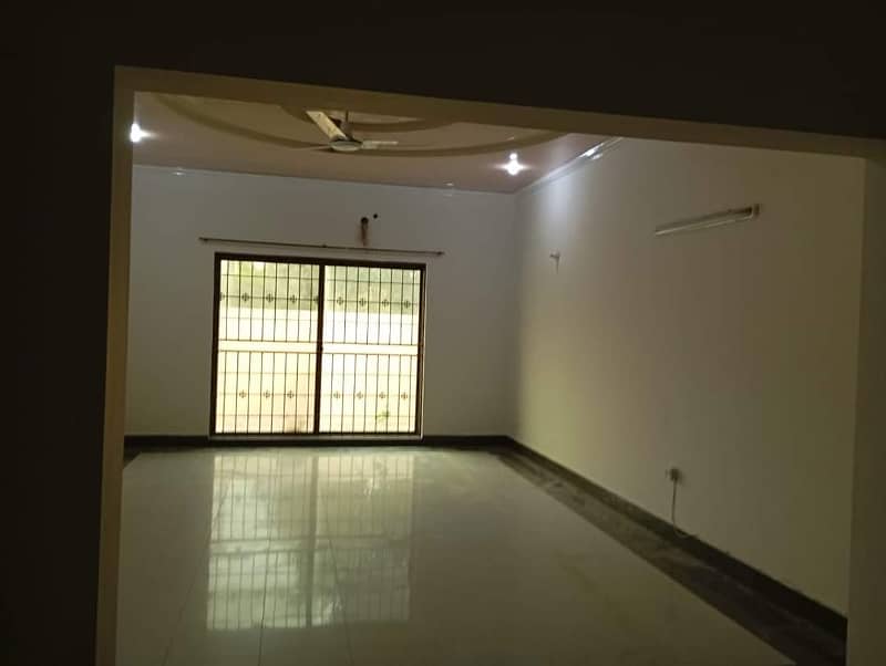 1 kanal house for rent in Gulberg for Family and Silent office (Call center + Software house) 2