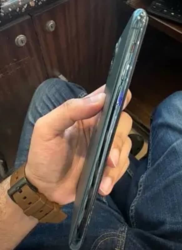 iphone 11promax 256Gb factory unlock 1