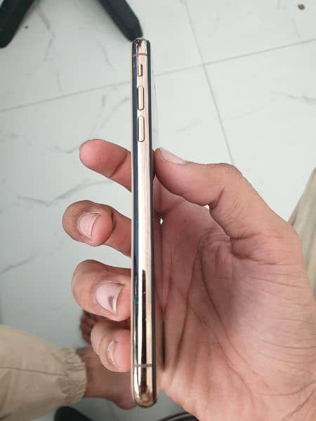 I'm selling iPhone xs 256gb condition 10by10 3