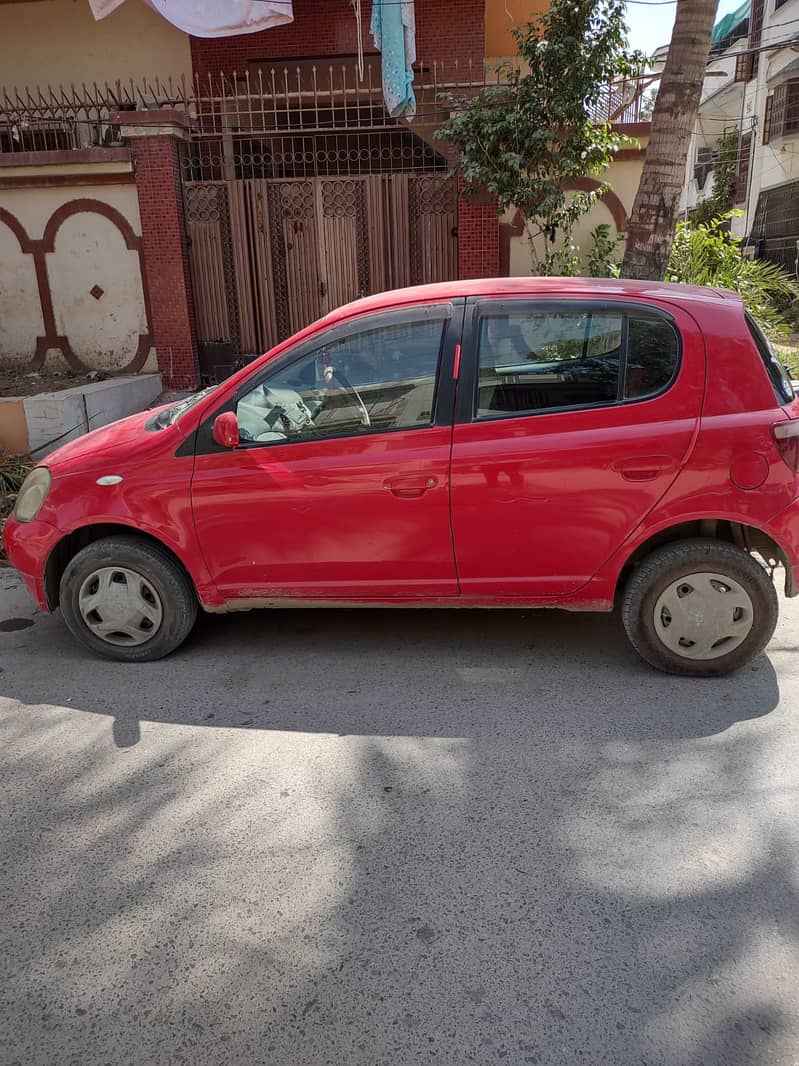 Toyota Vitz 2000 Saloon 7