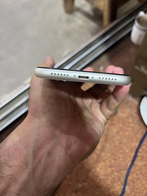 Iphone 11 128gb battey health 6