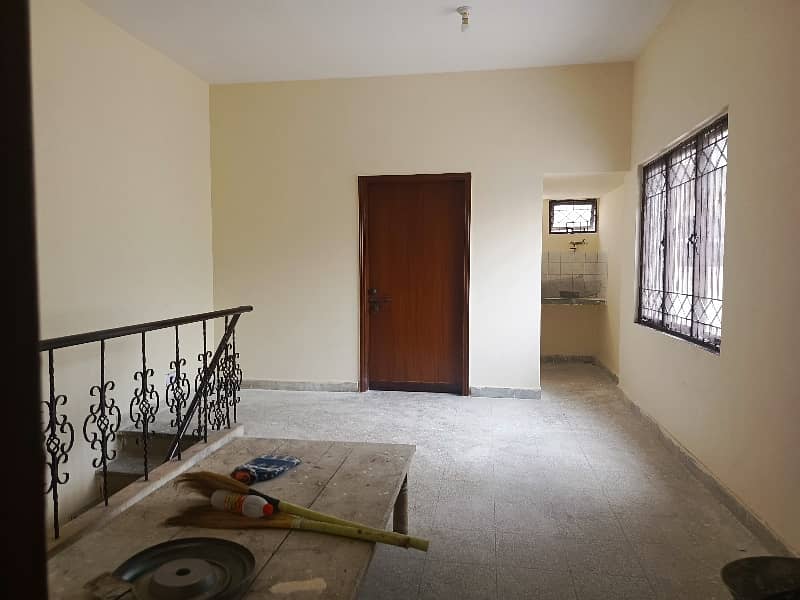 Perfect 10 Marla House In DHA Phase 4 For Sale 2