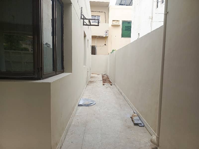 Perfect 10 Marla House In DHA Phase 4 For Sale 4