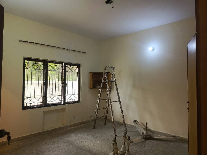 Perfect 10 Marla House In DHA Phase 4 For Sale 20