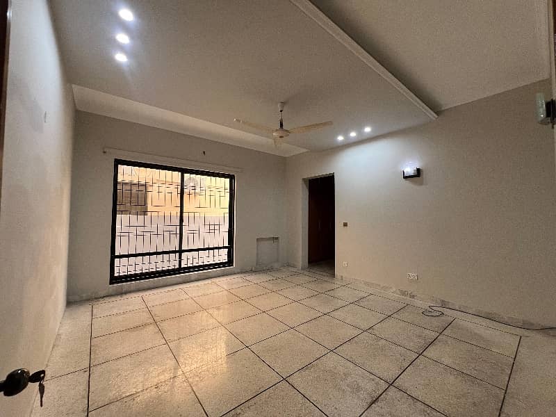 ONE kanal house for Rent 11