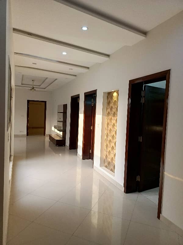 Separate Gate 2 Kanal Upper Portion Available For Rent 24