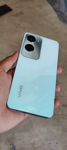 Vivo Y18 1