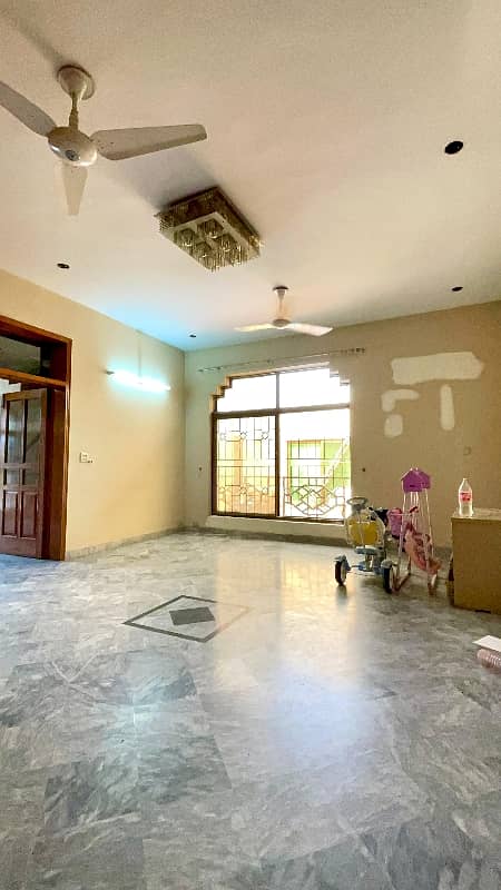 Phase 1 P Block Old House For Sale 4