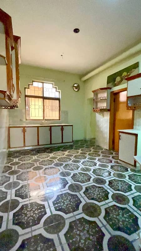 Phase 1 P Block Old House For Sale 15