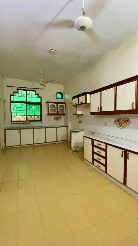 Phase 1 P Block Old House For Sale 24