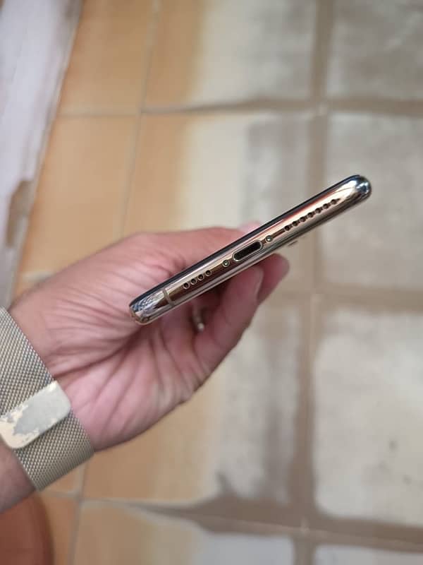 I phone xs max 256 2