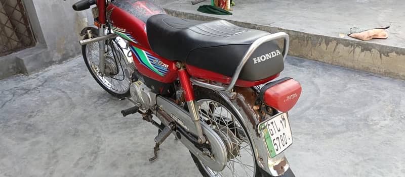 Honda CD-70 2