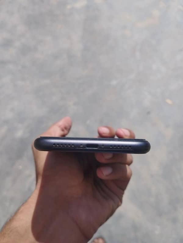 Iphone 11(J. V) 64gb 3