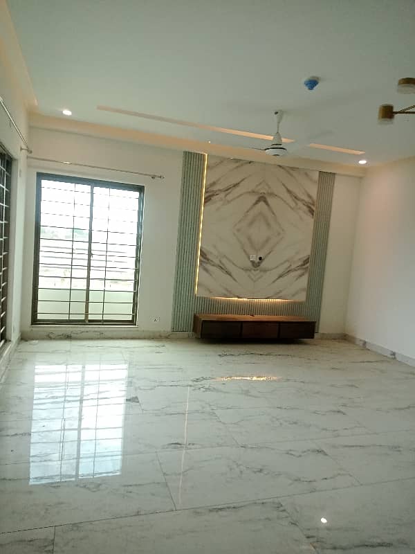 3 Bed Barnd New Apartment Available For Sale In Askari 11 Lahore 5