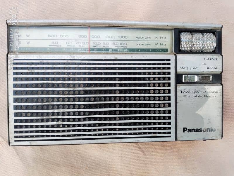 vintage radio national R218 0