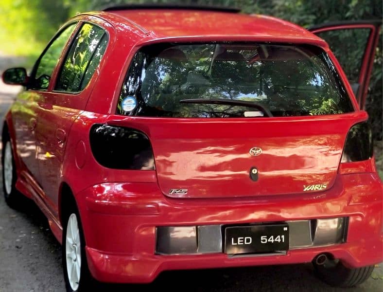 Toyota Vitz 2000 3