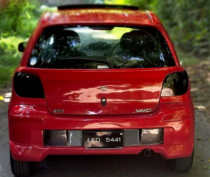 Toyota Vitz 2000 5