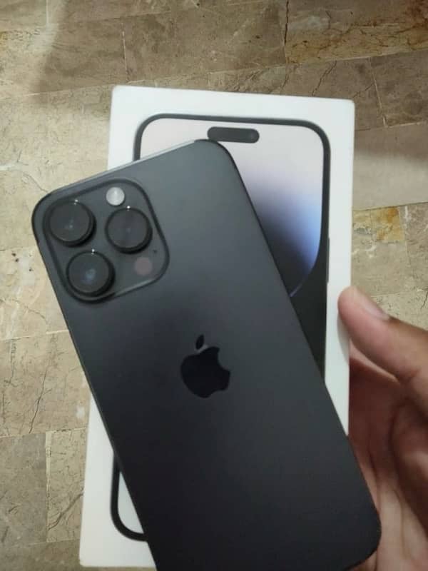 i phone 14 pro max 4