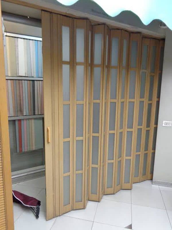 wooden floor PVC folding door window blinds 3