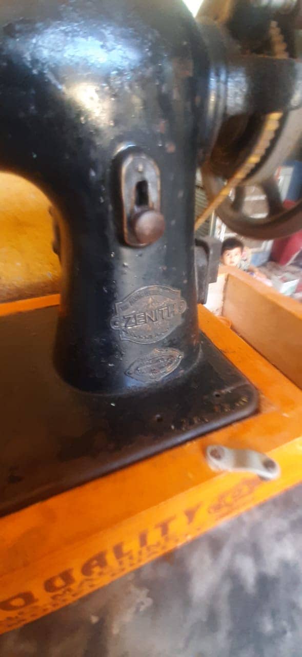 Sewing Machine Urgent sale 8