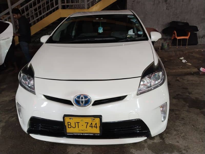 Toyota Prius 2014 1