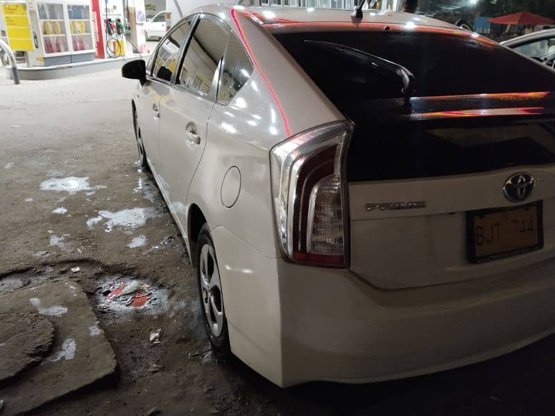 Toyota Prius 2014 3